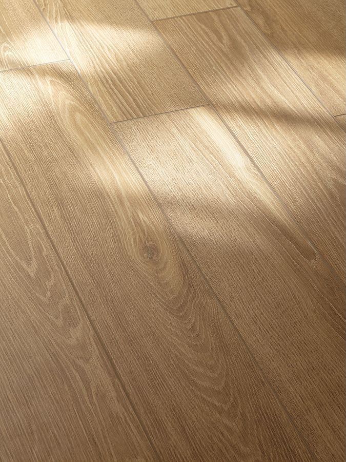 Réguas de piso laminado Lumine com sistema de encaixe clique, sem necessidade de cola